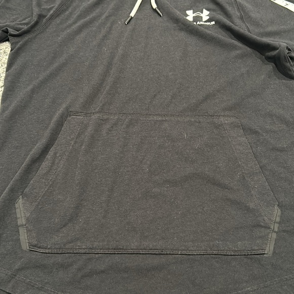 2/25 Size S Under Armour short sleeve hoodie - Picture 5 of 11